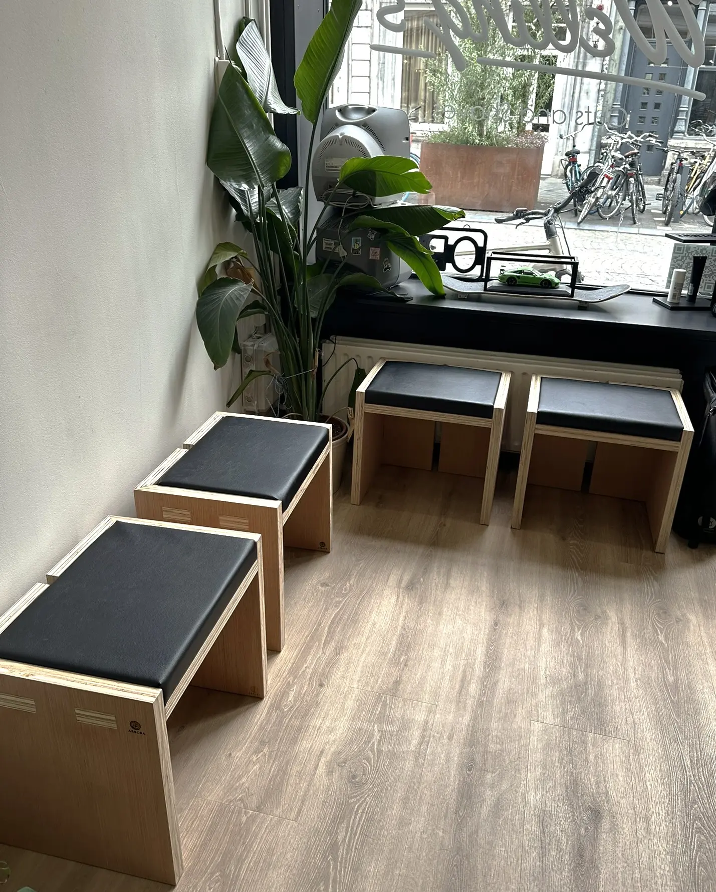 Detail van de barbershop kruk